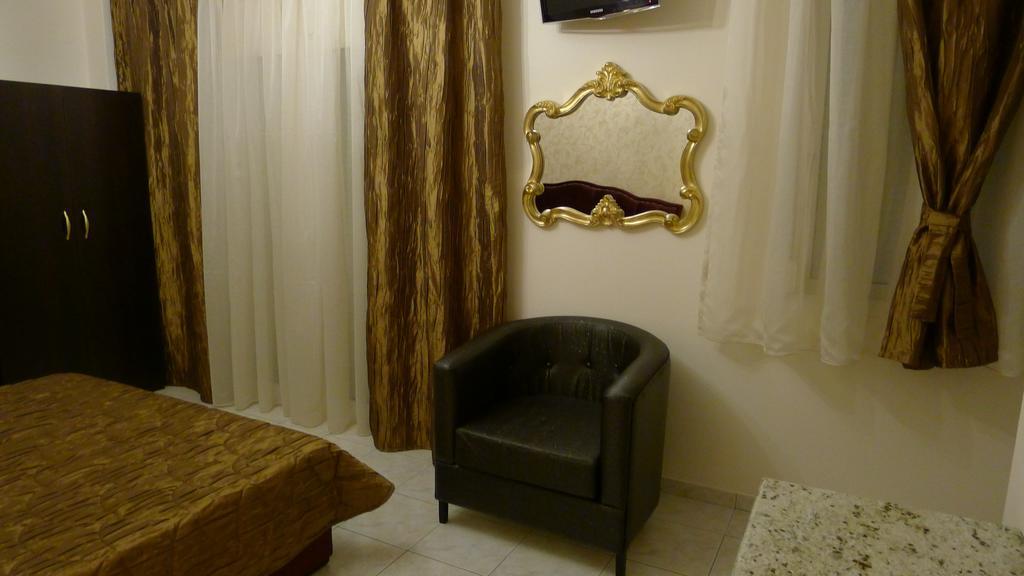George & Sia'S House Apartment เนโอสมาร์มาราส ห้อง รูปภาพ
