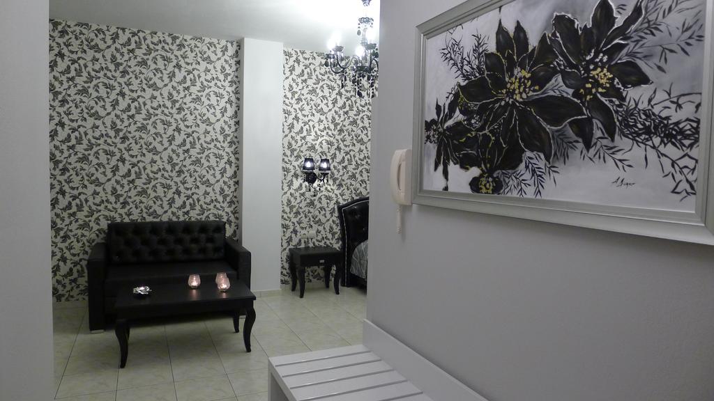 George & Sia'S House Apartment เนโอสมาร์มาราส ภายนอก รูปภาพ