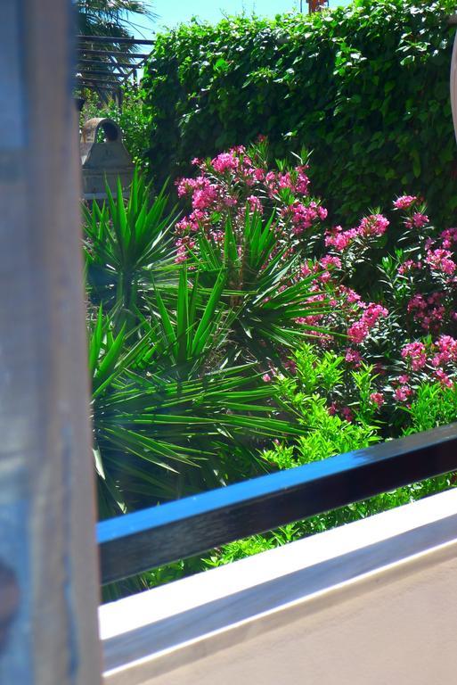 George & Sia'S House Apartment เนโอสมาร์มาราส ห้อง รูปภาพ