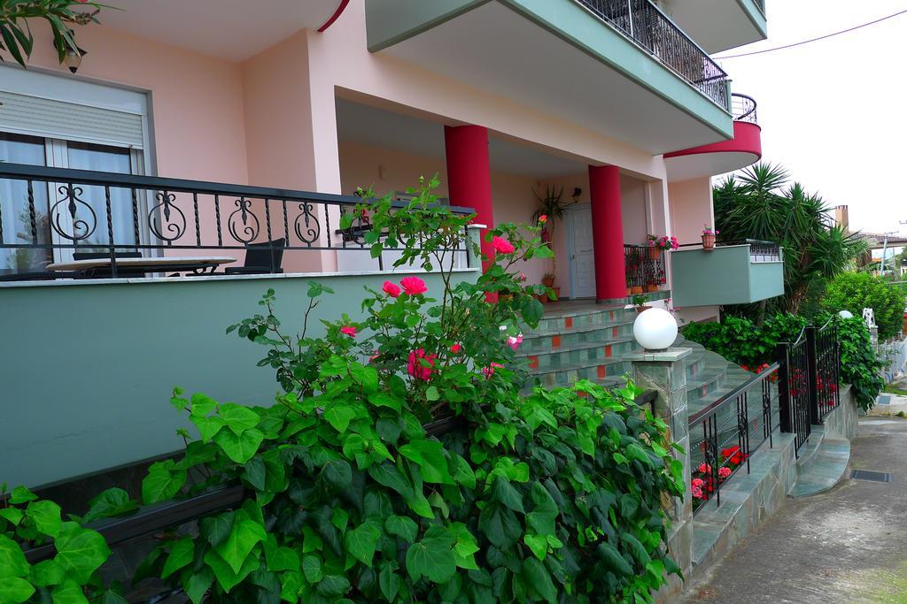 George & Sia'S House Apartment เนโอสมาร์มาราส ภายนอก รูปภาพ